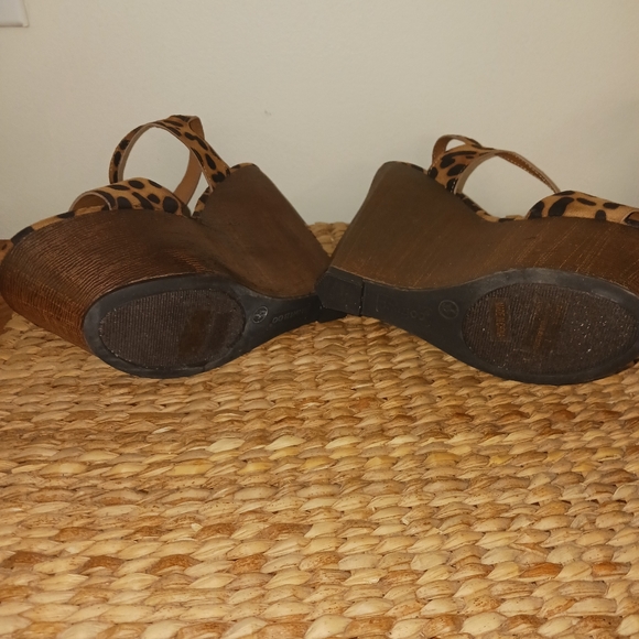 Bamboo Leopard Platform Wedges Size 7 - Picture 7 of 8
